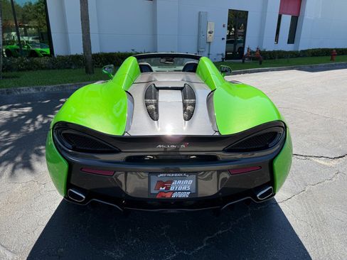 Used 2018 McLaren 570S Spider image 18