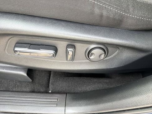 Used 2025 Honda CR-V EX image 17