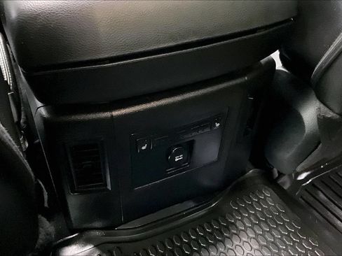 Used 2015 RAM 1500 Laramie AWD/4WD image 10