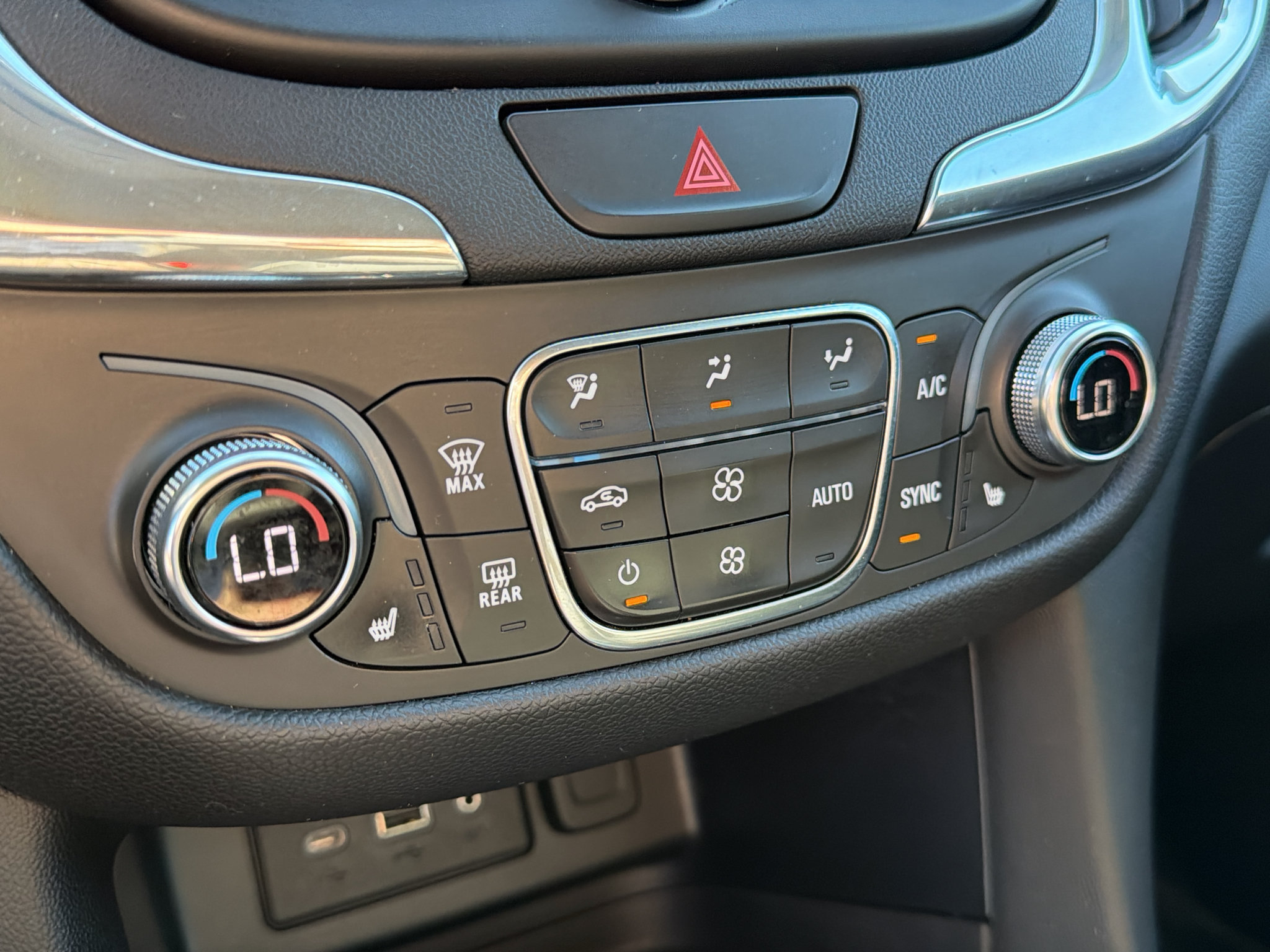 Used 2019 Chevrolet Equinox LT FWD image 21
