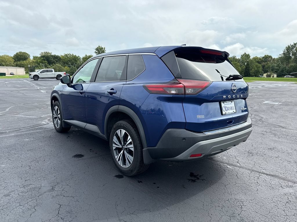 Used 2023 Nissan Rogue SV AWD/4WD image 2