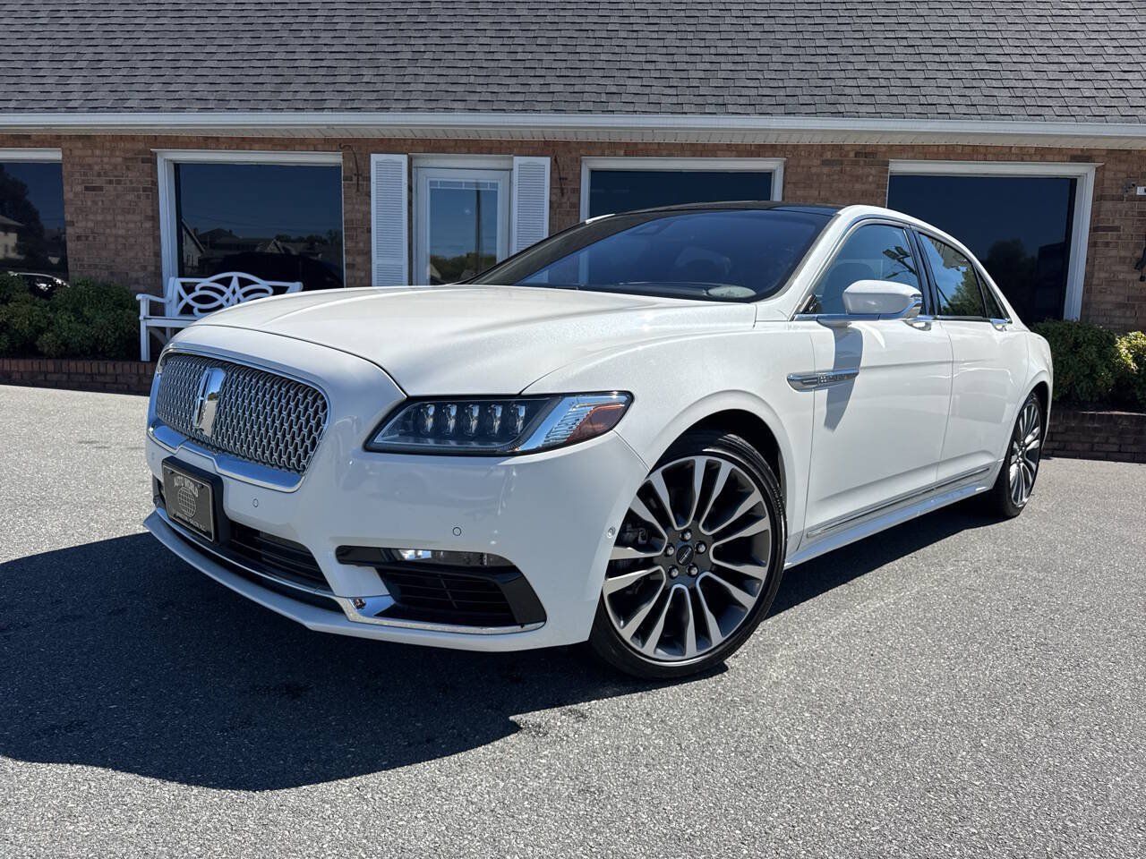 Used 2020 Lincoln Continental Reserve w/ Luxury Package AWD/4WD image 4