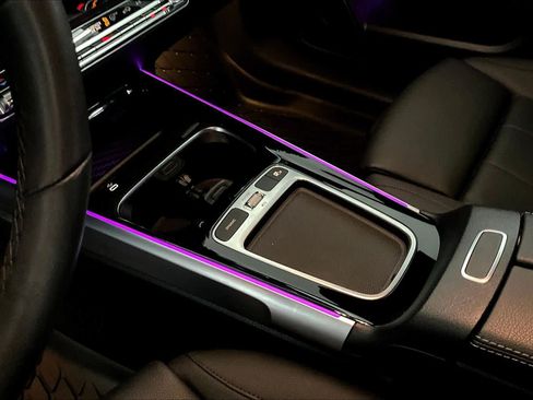 Used 2025 Mercedes-Benz GLB 250 4MATIC image 16