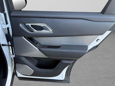 Used 2019 Land Rover Range Rover Velar R-Dynamic SE image 29