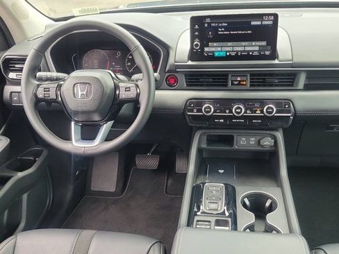 Certified 2025 Honda Pilot EX-L image 3