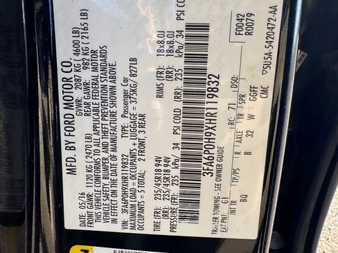 Used 2017 Ford Fusion SE w/ Fusion SE Technology Package image 34