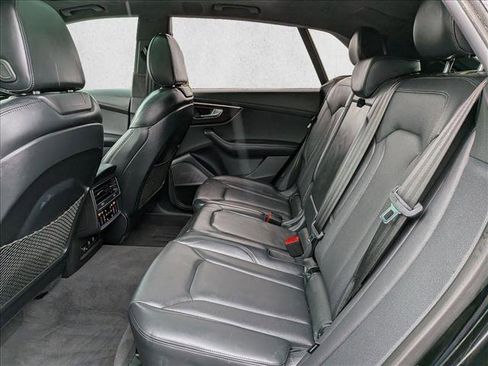 Used 2023 Audi Q8 Prestige w/ Prestige Package AWD/4WD image 27