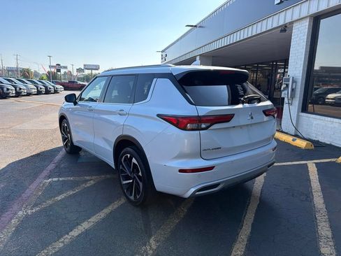 Used 2023 Mitsubishi Outlander SEL FWD image 3