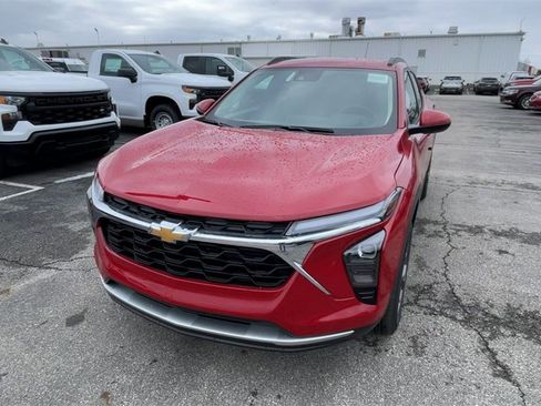 New 2026 Chevrolet Trax LT w/ Driver Confidence Package image 5