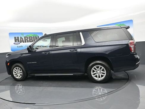 Used 2021 Chevrolet Suburban LT image 3