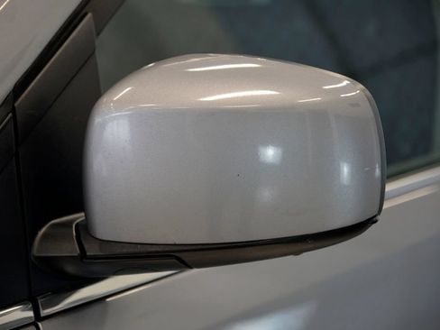Used 2015 Chrysler Town & Country Touring FWD image 13