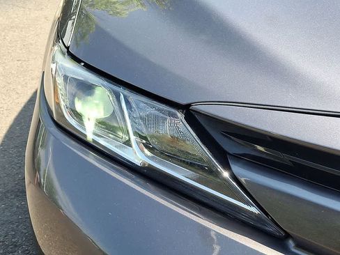 Used 2018 Toyota Camry LE FWD image 27