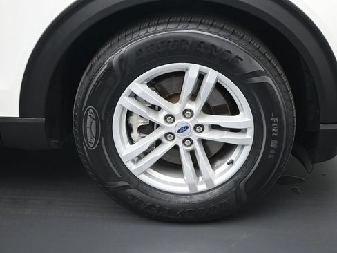 Certified 2023 Ford Explorer XLT w/ Equipment Group 202A RWD image 26