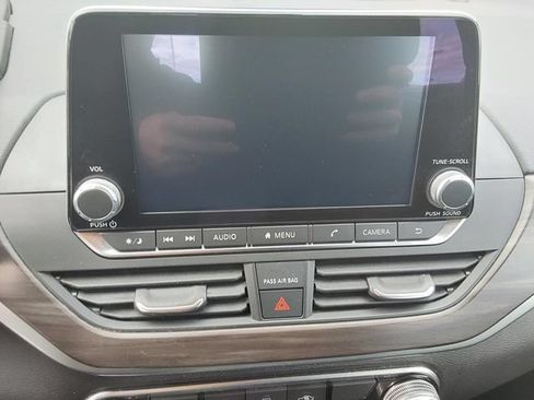 Used 2024 Nissan Altima 2.5 SV FWD image 16