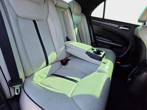 Used 2013 Chrysler 300 Motown RWD image 14