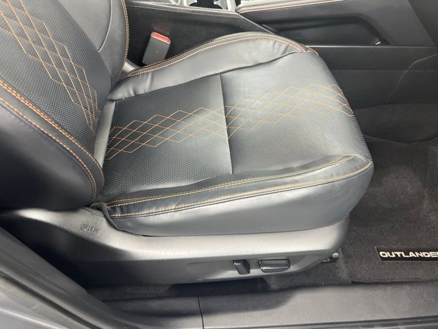Used 2022 Mitsubishi Outlander SEL AWD/4WD image 24