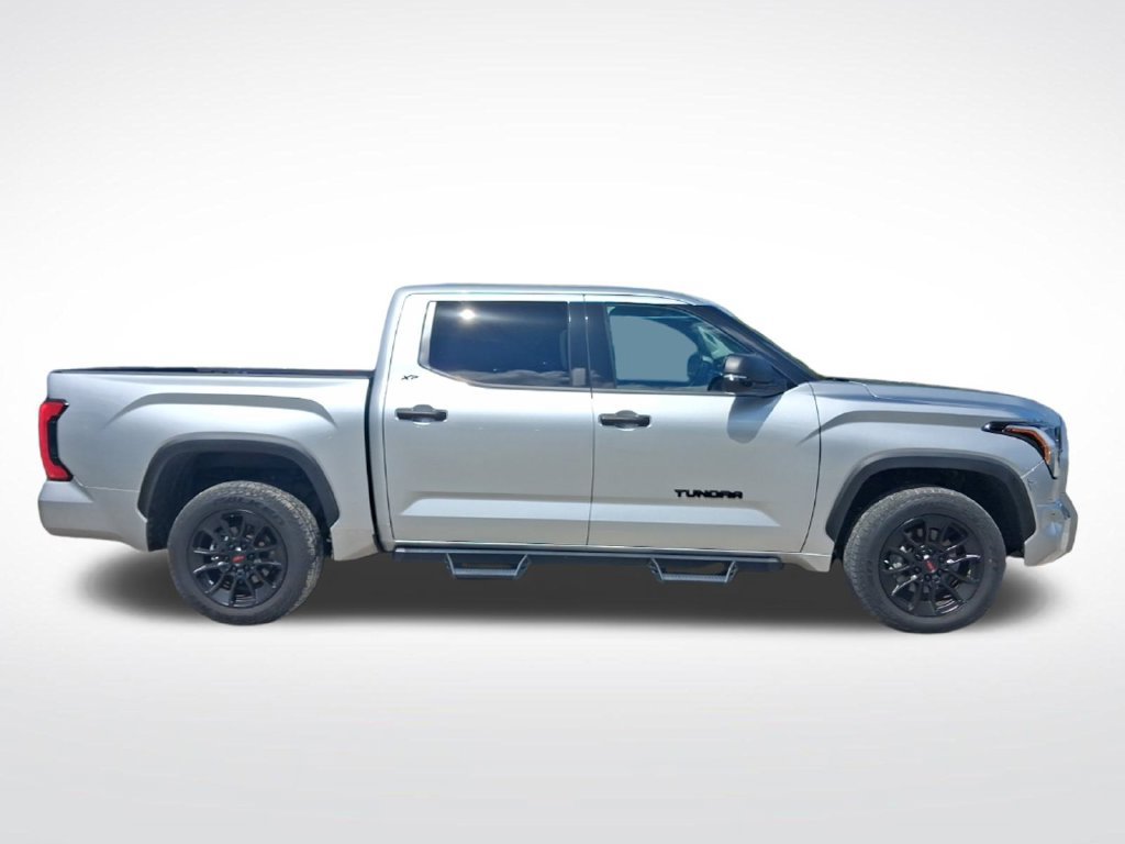 Used 2022 Toyota Tundra SR5 w/ Convenience Package RWD image 4