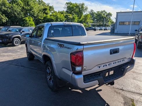 Certified 2018 Toyota Tacoma TRD Sport RWD image 5
