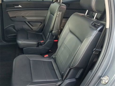 Certified 2022 Volkswagen Atlas SEL image 18