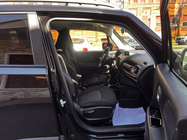 Used 2023 Jeep Renegade Latitude AWD/4WD image 13