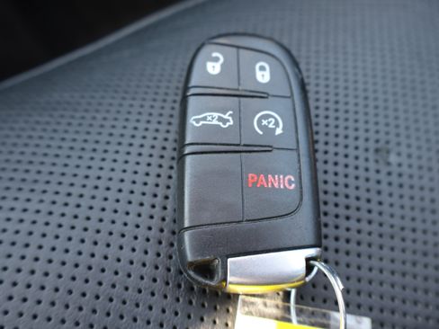 Used 2017 Chrysler 300 C AWD/4WD image 30