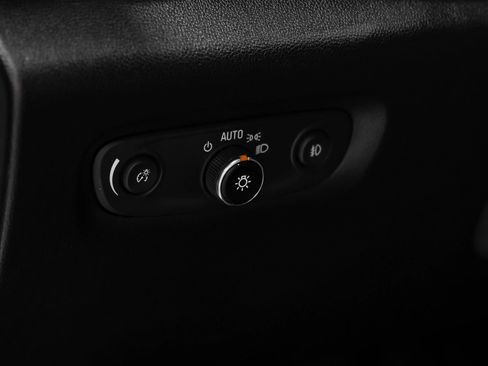 Used 2018 Chevrolet Traverse LT FWD image 25