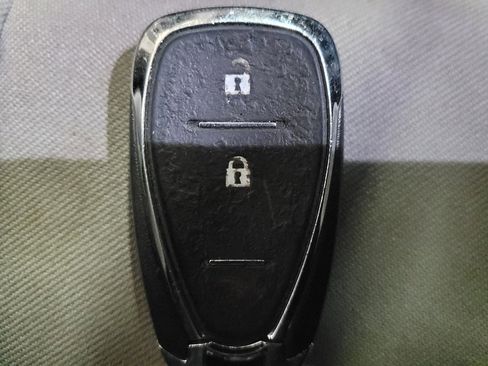 Used 2021 Chevrolet Equinox LT w/ LPO, Floor Liner Package image 32