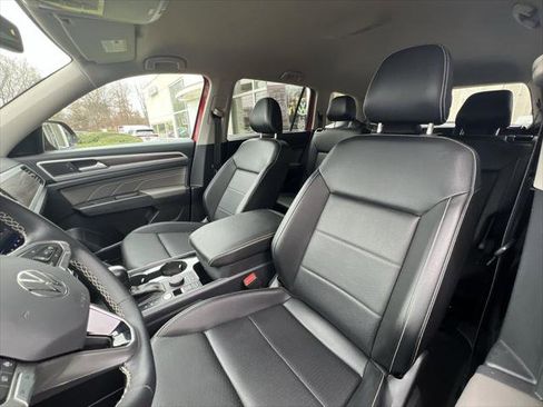 Certified 2022 Volkswagen Atlas SE w/ Black Wheel Package AWD/4WD image 11