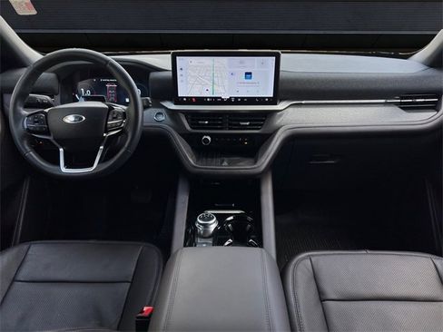 Certified 2025 Ford Explorer Platinum w/ Ultimate Package image 10