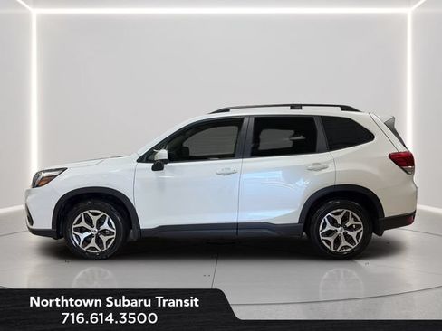 Used 2020 Subaru Forester Premium AWD/4WD image 2
