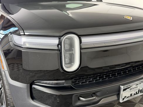 Used 2026 Rivian R1T Premium Quad AWD/4WD image 12