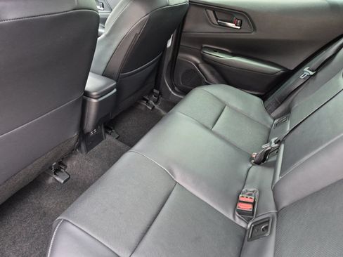 Used 2025 Toyota Prius FWD image 11