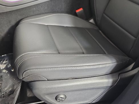 Used 2026 Mercedes-Benz GLE 450 4MATIC w/ Driver Assistance Package image 29
