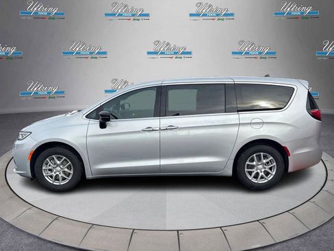 New 2026 Chrysler Pacifica Select FWD image 6