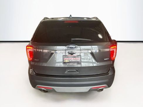Used 2016 Ford Explorer XLT w/ Equipment Group 202A image 7