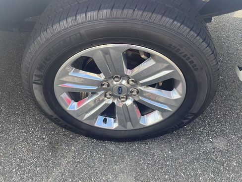 Used 2019 Ford F150 Lariat w/ Equipment Group 502A Luxury RWD image 5