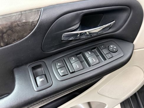 Used 2011 Dodge Grand Caravan Mainstreet w/ PWR Convenience Group FWD image 23