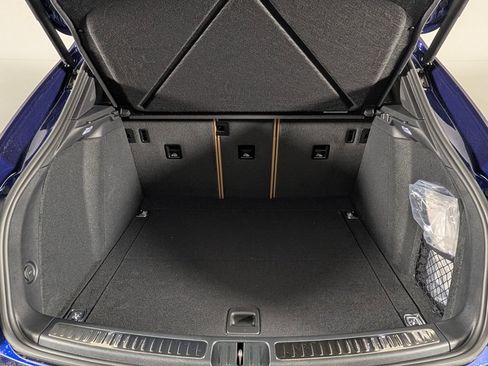 New 2026 Porsche Macan AWD/4WD image 17