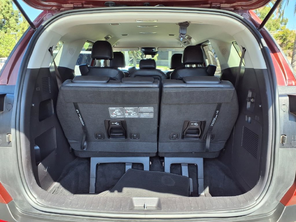 Certified 2025 Kia Carnival FWD image 10