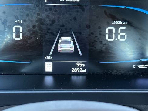 Used 2025 Hyundai Elantra Sport FWD image 28
