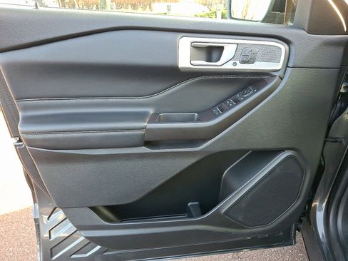 Used 2020 Ford Explorer ST image 13