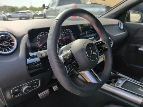 Used 2026 Mercedes-Benz GLA 250 image 2