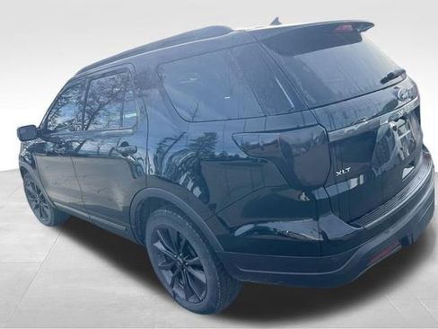 Used 2018 Ford Explorer XLT w/ Equipment Group 202A image 12