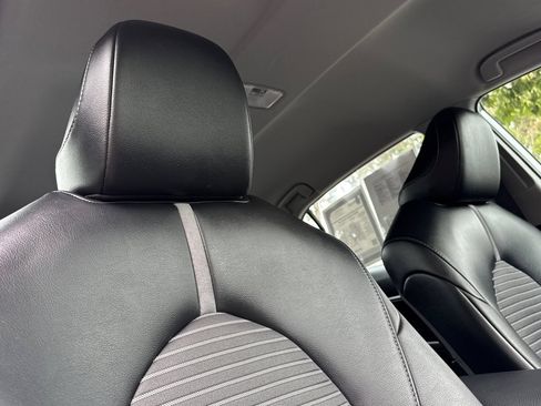 Used 2023 Toyota Camry SE FWD image 18
