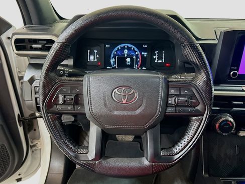 Used 2025 Toyota Tacoma SR image 9
