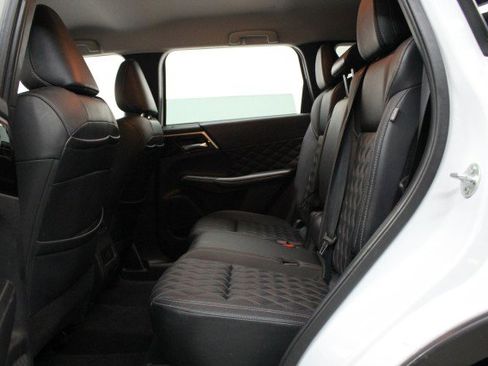 Used 2022 Mitsubishi Outlander SEL image 28