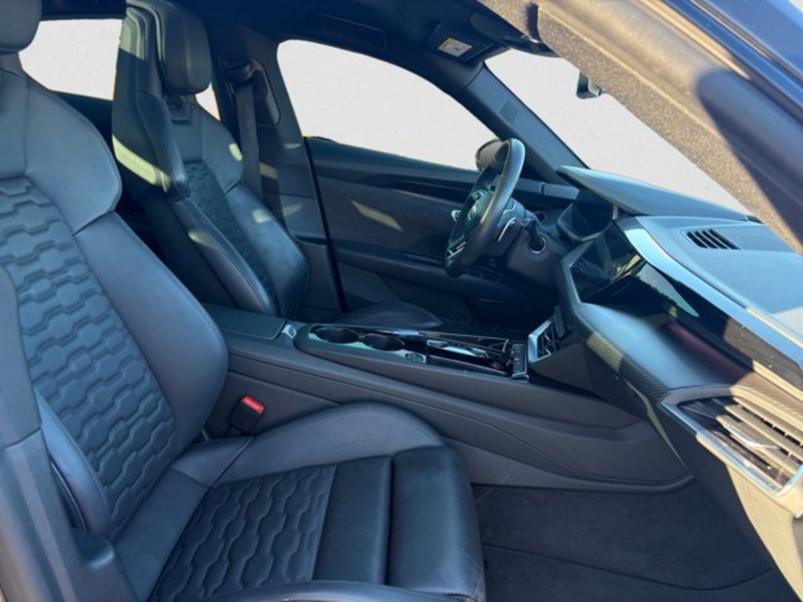 Used 2024 Audi e-tron GT Premium Plus AWD/4WD image 20
