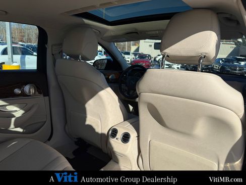 Used 2017 Mercedes-Benz E 300 4MATIC image 27