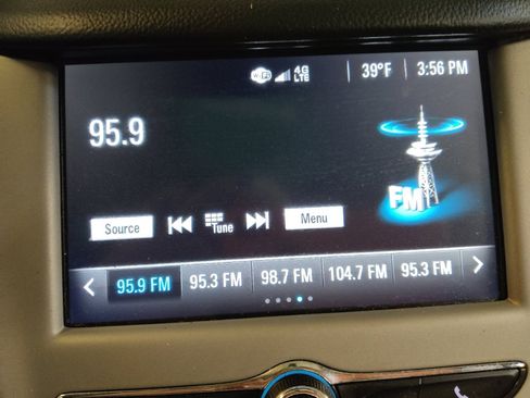 Used 2018 Chevrolet Cruze LS image 25