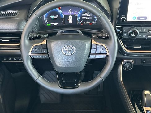 Used 2026 Toyota Grand Highlander AWD Hybrid image 11